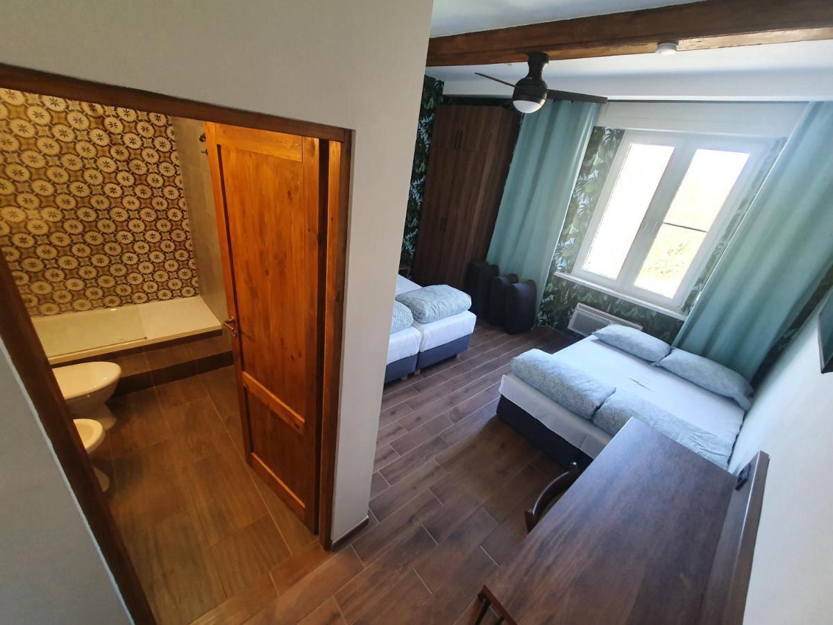 Luxurio Rooms With Baths Ліворно Екстер'єр фото